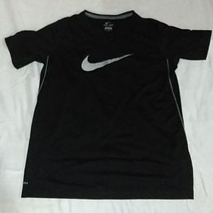 2 for$10❤️❤️Nike tshirts youth XL
